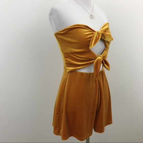 Urban Outfitters | Velvet Shorts Romper - Picture 5 of 11